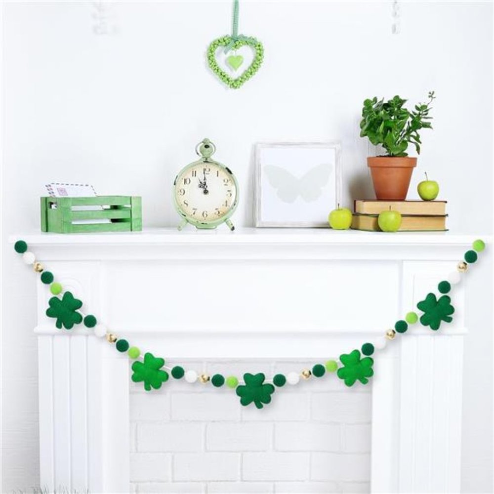8.2Ft St. Patrick's Day Felt Ball Garland 3D Lucky Shamrock with Gold - Picture 4 of 8